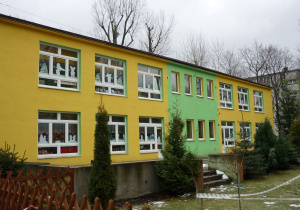 Budynek przedszkola - widok z ogrodu