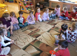 Warsztaty świąteczne pt. "Świąteczne bombki" - grupa żółta