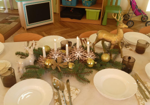 Stół wigilijny w grupie żółtej