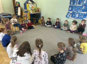 Absolwentka Marysia odwiedza przedszkole