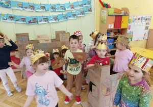 dzieci w trakcie zabaw