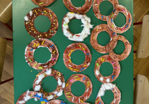 Praca plastyczna "Paczki”