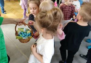 Poczęstunek od zajączka wielkanocnego.