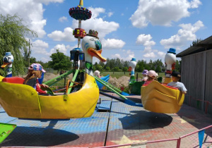 Przejażdżka karuzela hydrauliczną "Kaczory"