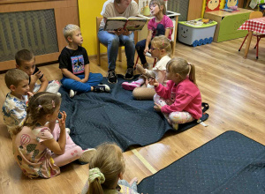 Warsztaty plastyczno-sensoryczne w grupie srebrnej