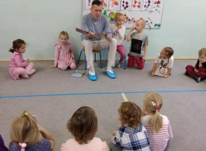 "Tata też czyta" - grupa zielona